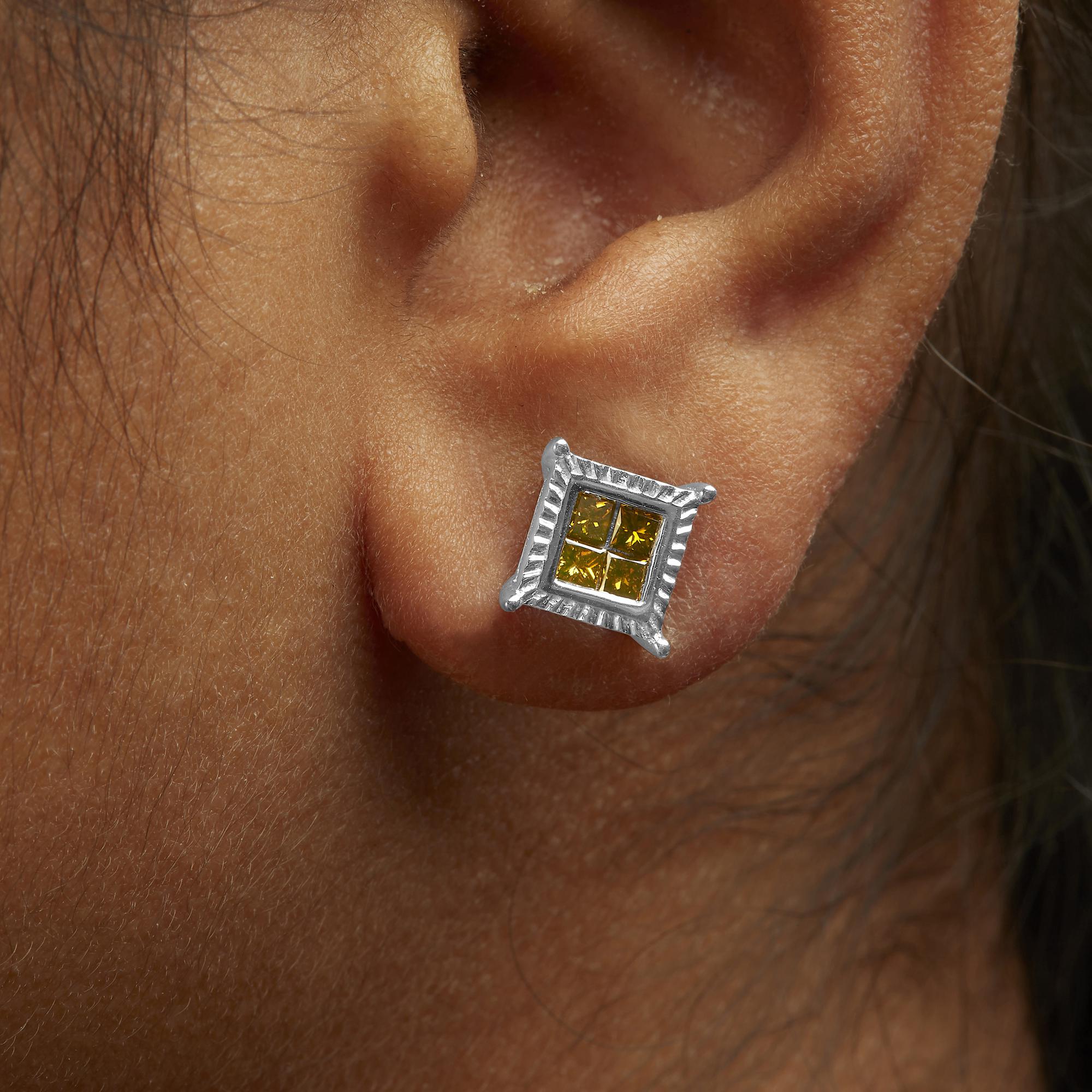 Pendientes de botón de cuatro diamantes princesa amarillos de 1/2 quilates en plata de ley 925 - Friggin Jewelry