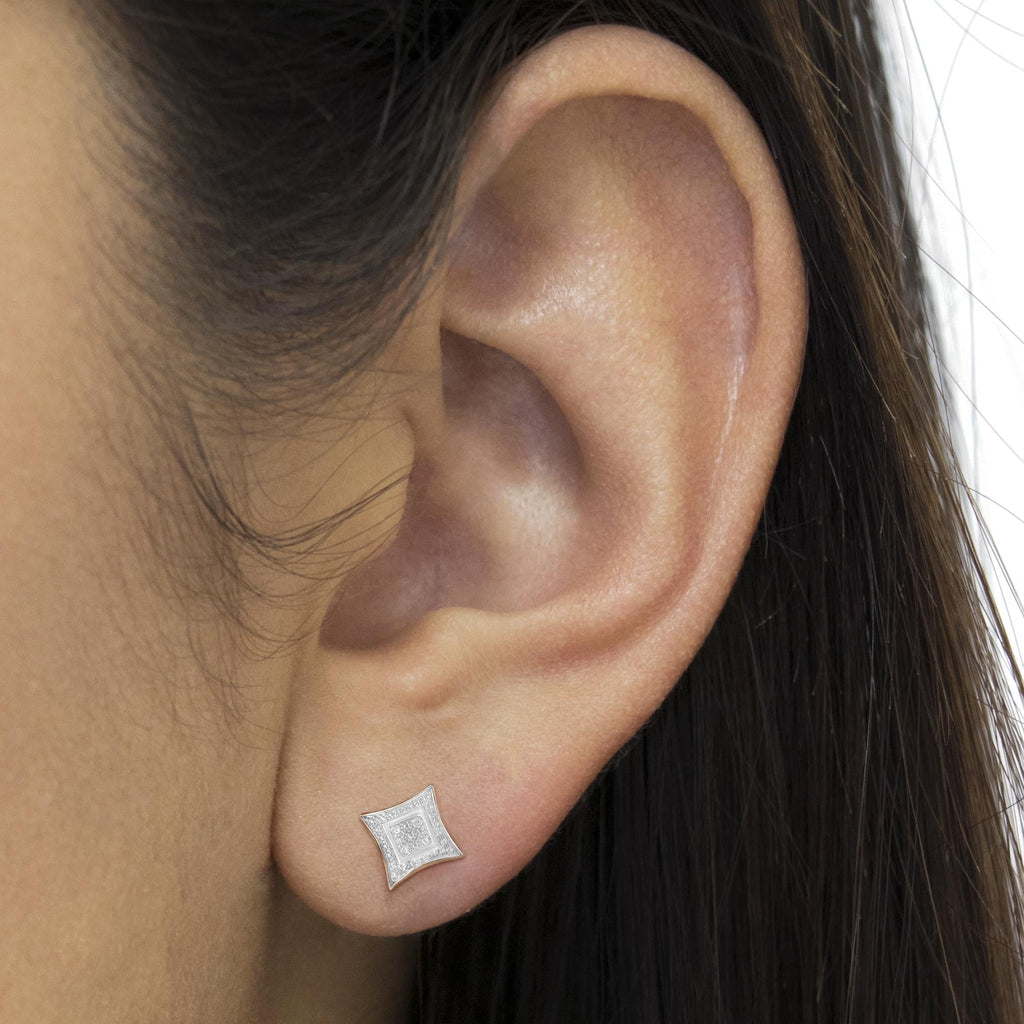 Pendientes de botón de plata de ley 925 con halo de estrella de cuatro puntas y detalles de diamantes (color HI, claridad I2-I3) - Friggin Jewelry