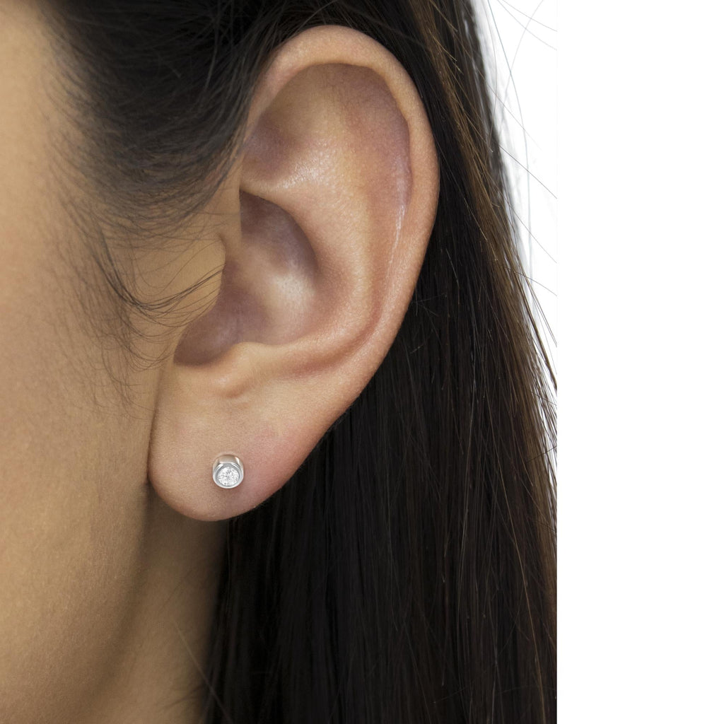 10K Gold 0.30 Cttw Round Brilliant-Cut Near Colorless Diamond Bezel-Set Stud Earrings (H-I Color, I1-I2 Clarity) - Friggin Jewelry