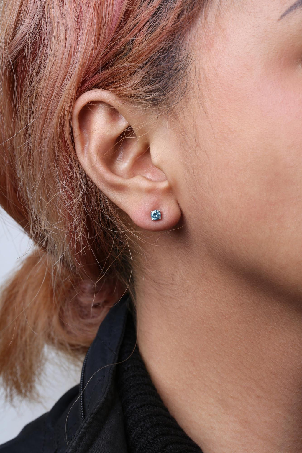 14K Gold 1/2 Cttw Aqua Blue Diamond Screw-Back 4-Prong Classic Stud Earrings (Color Treated, I2-I3) - Friggin Jewelry