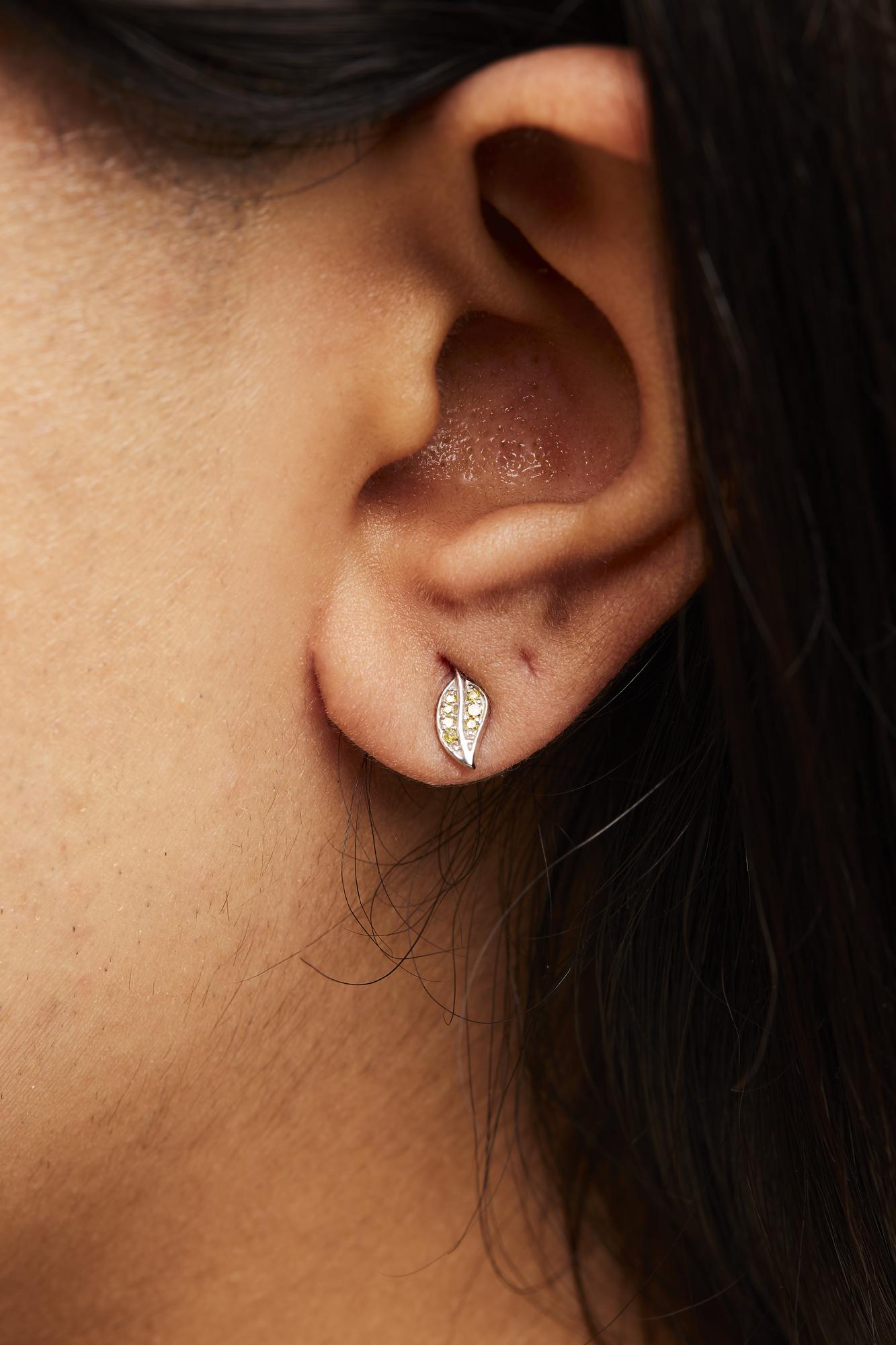 Pendientes de plata de ley 925 con detalle de hoja de diamante amarillo (color amarillo, claridad SI1-SI2) - Friggin Jewelry