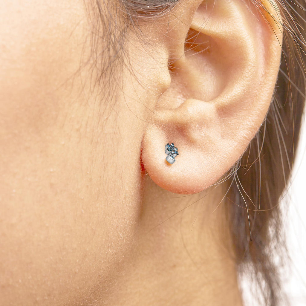 Pendientes colgantes de estrella con bisel y diamantes azules de 1/10 quilates en plata de ley 925 (color azul, claridad I2-I3) - Friggin Jewelry