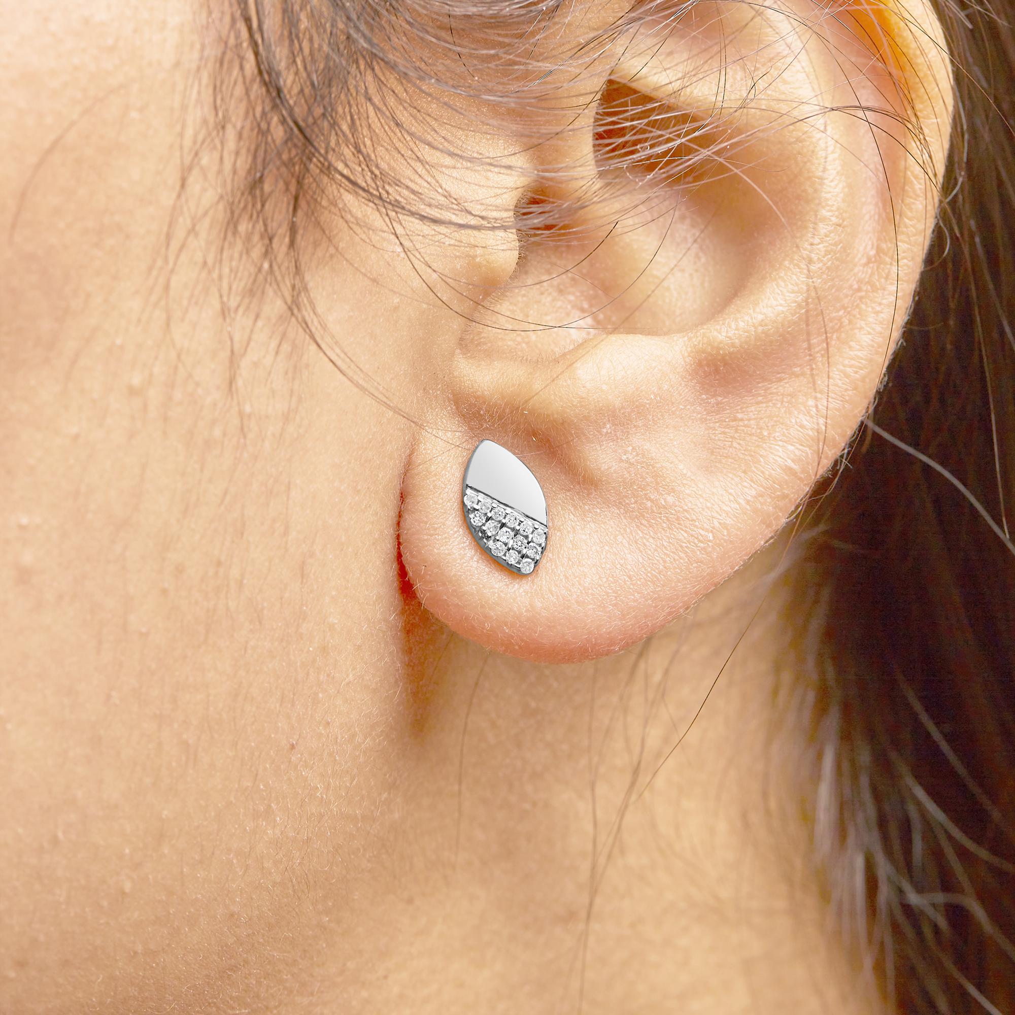 Pendientes de botón en forma de pera de plata de ley 925 con diamantes de 1/6 quilates y pulido espejo (color IJ, claridad I2-I3) - Friggin Jewelry