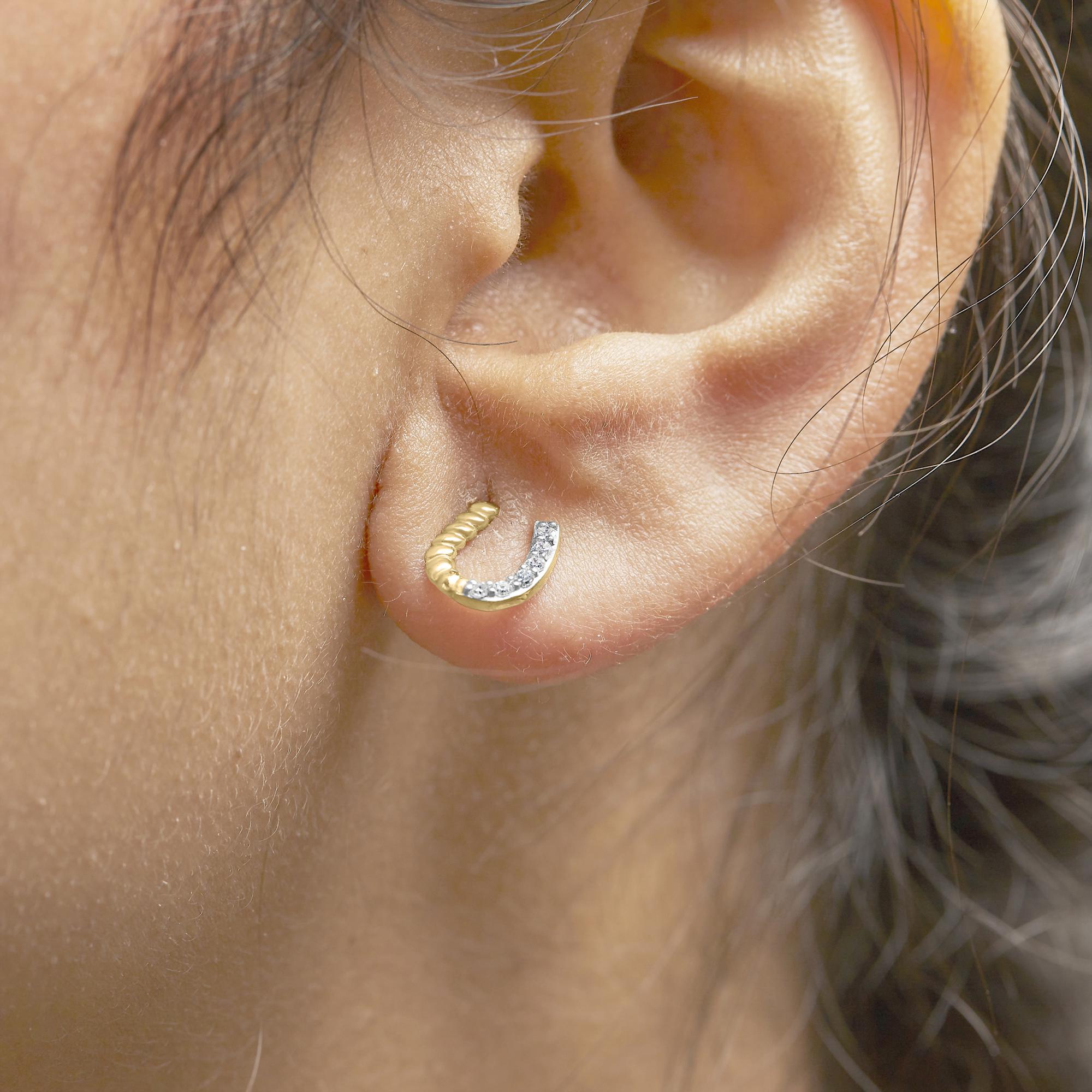 Aretes de herradura trenzada de oro amarillo de 10 quilates (1/10 quilates) (color HI, claridad SI1-SI2) - Friggin Jewelry