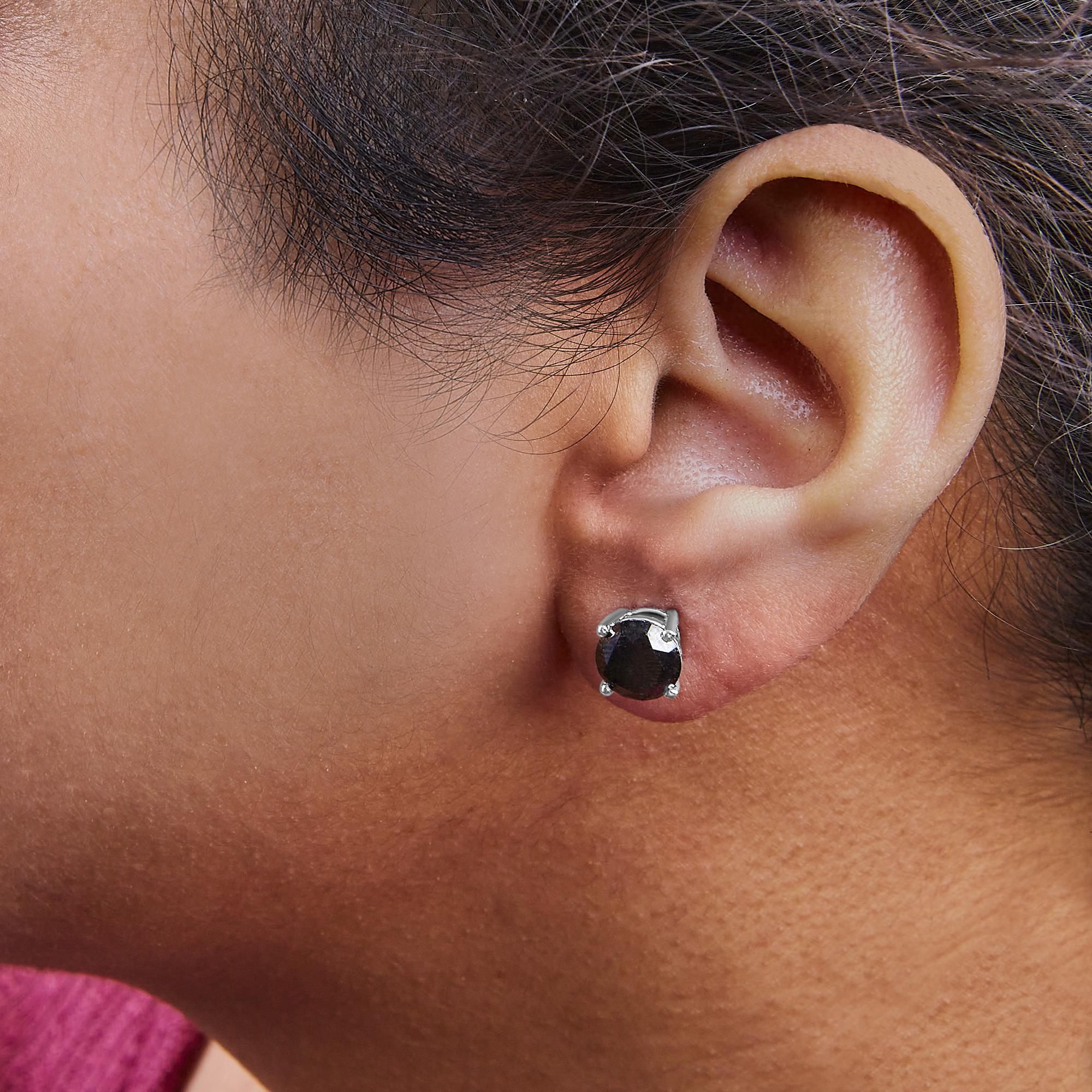 Aretes clásicos de oro blanco de 14 quilates con diamantes negros de talla brillante redondos de 4 puntas y cierre de rosca (color fantasía realzado, claridad I2-I3) - Friggin Jewelry