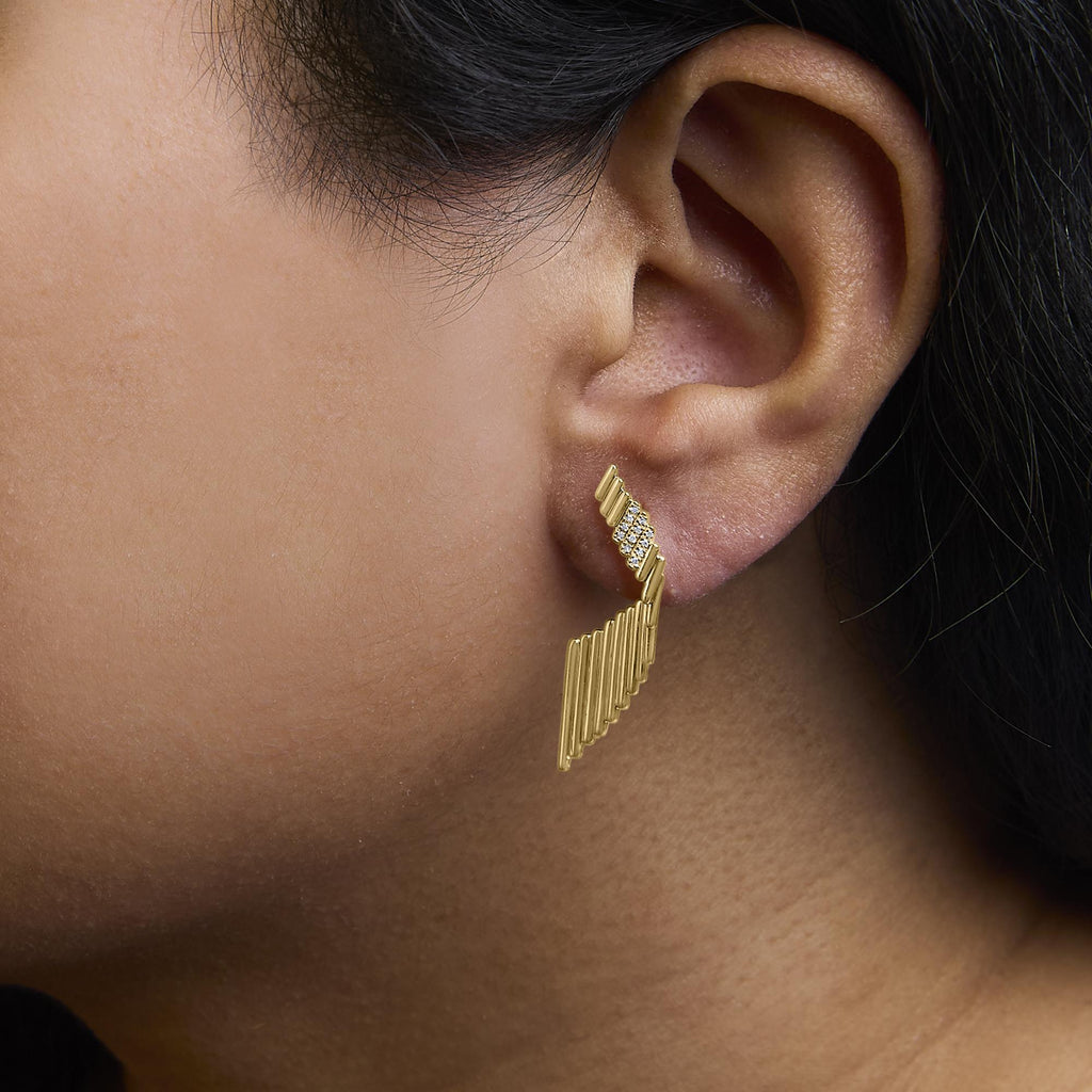 Pendientes colgantes con detalles de diamantes esculpidos en plata de ley 925 bañada en oro amarillo de 14 quilates (color HI, claridad I1-I2) - Friggin Jewelry