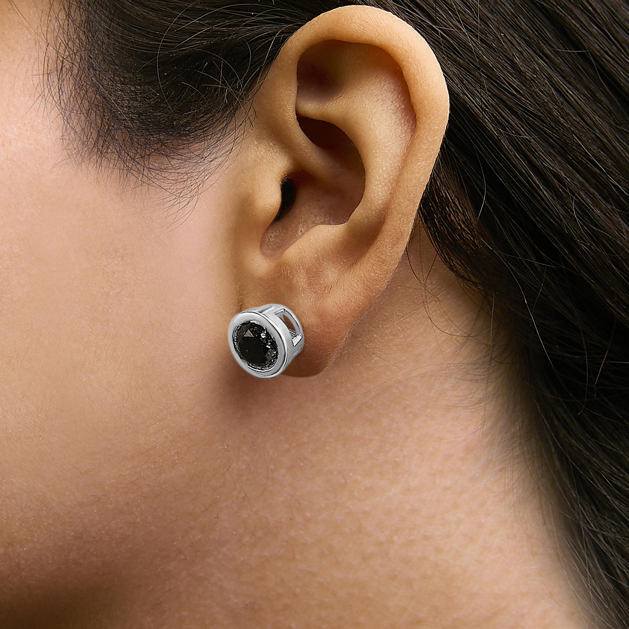 Aretes de plata de ley 925 con diamantes negros redondos de talla brillante, engastados en bisel y cierre de rosca (color elegante, claridad I2-I3) - Friggin Jewelry