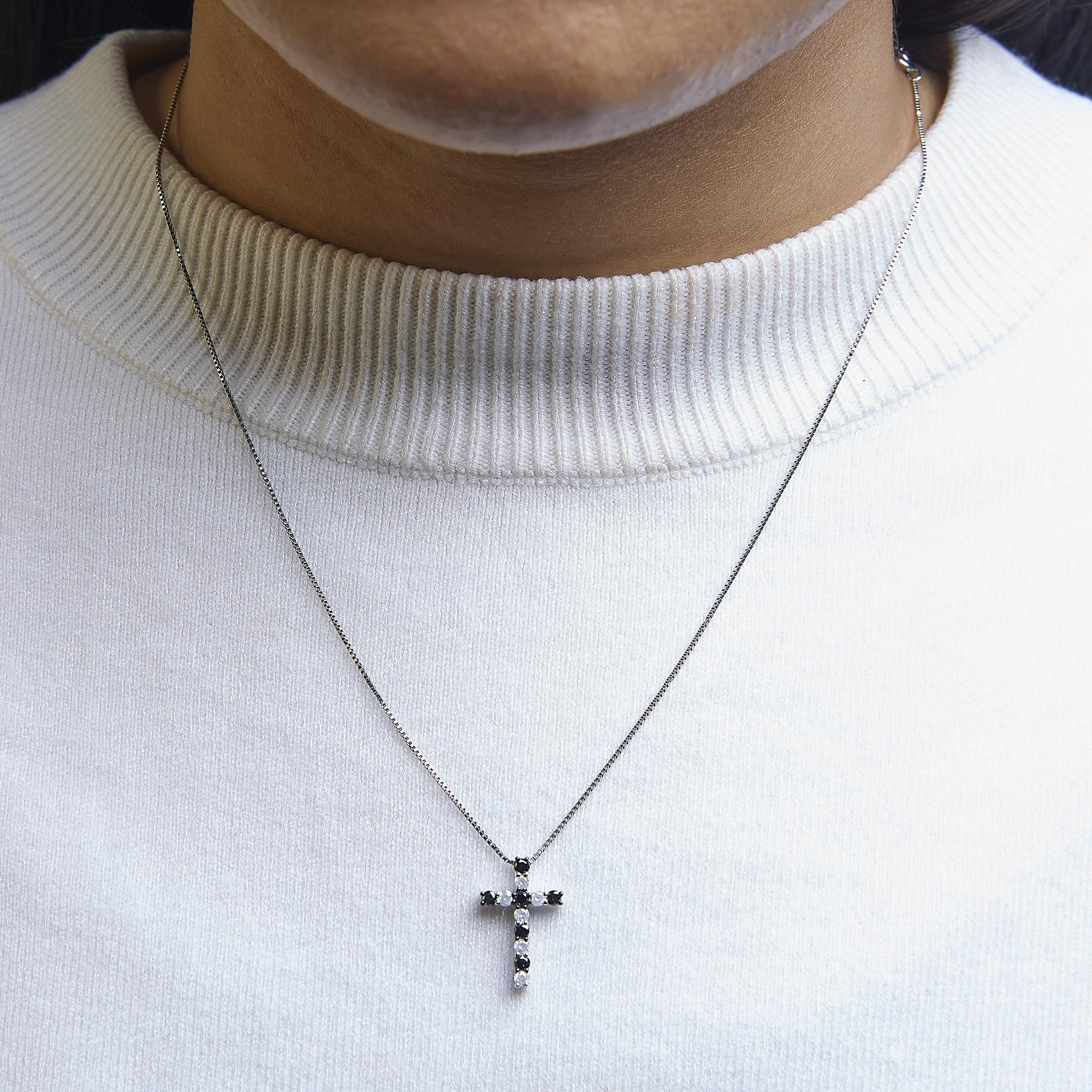 .925 Sterling Silver 1/2 Cttw Alternating Black and White Diamond Cross Pendant Necklace  (Treated Black and H-I Color, I3 Clarity) - 18" - Friggin Jewelry