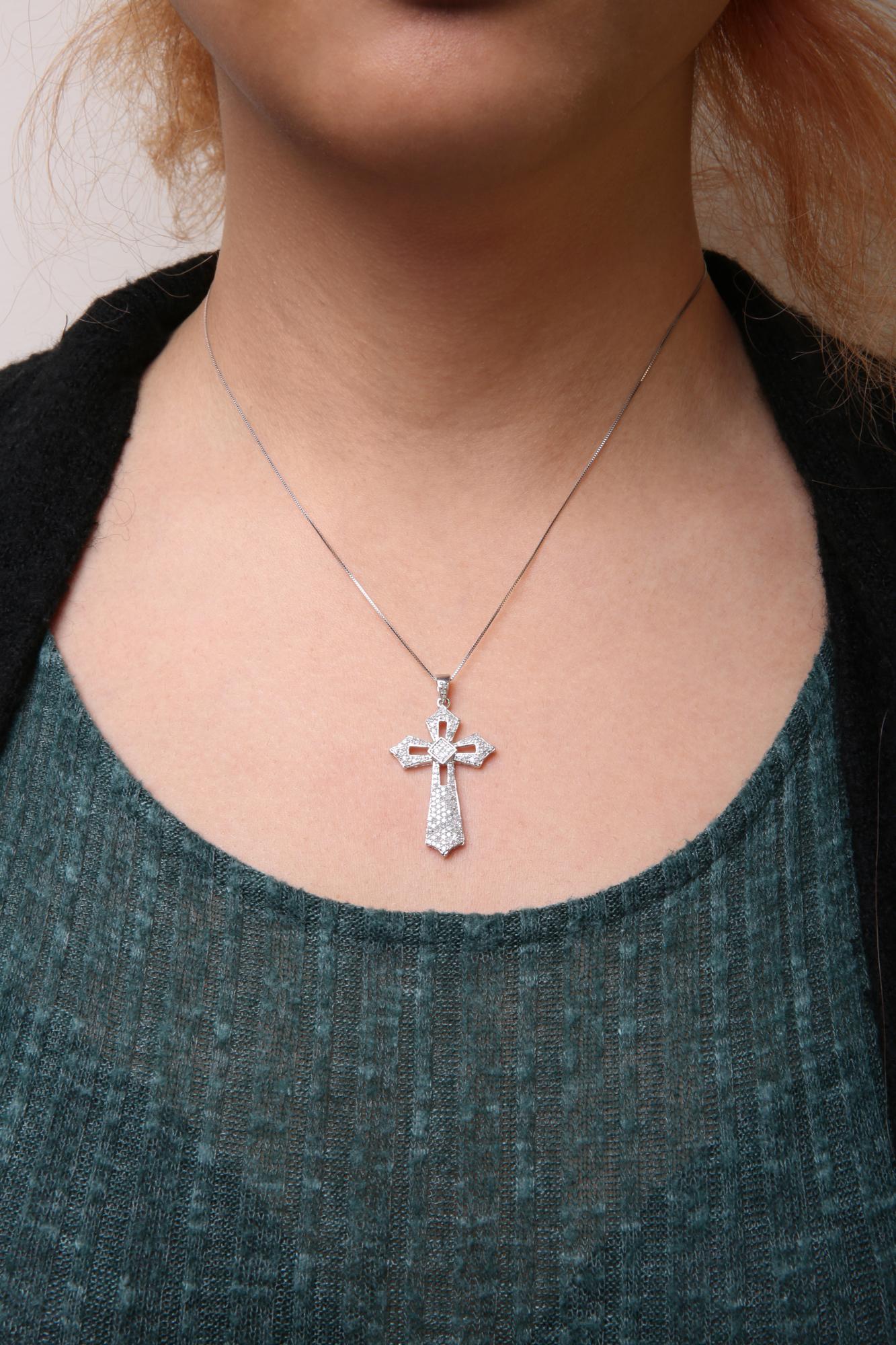 .925 Sterling Silver 1.00 Cttw Diamond Fleur De Lis Cross 18" Pendant Necklace (H-I Color, I2-I3 Clarity) - Friggin Jewelry