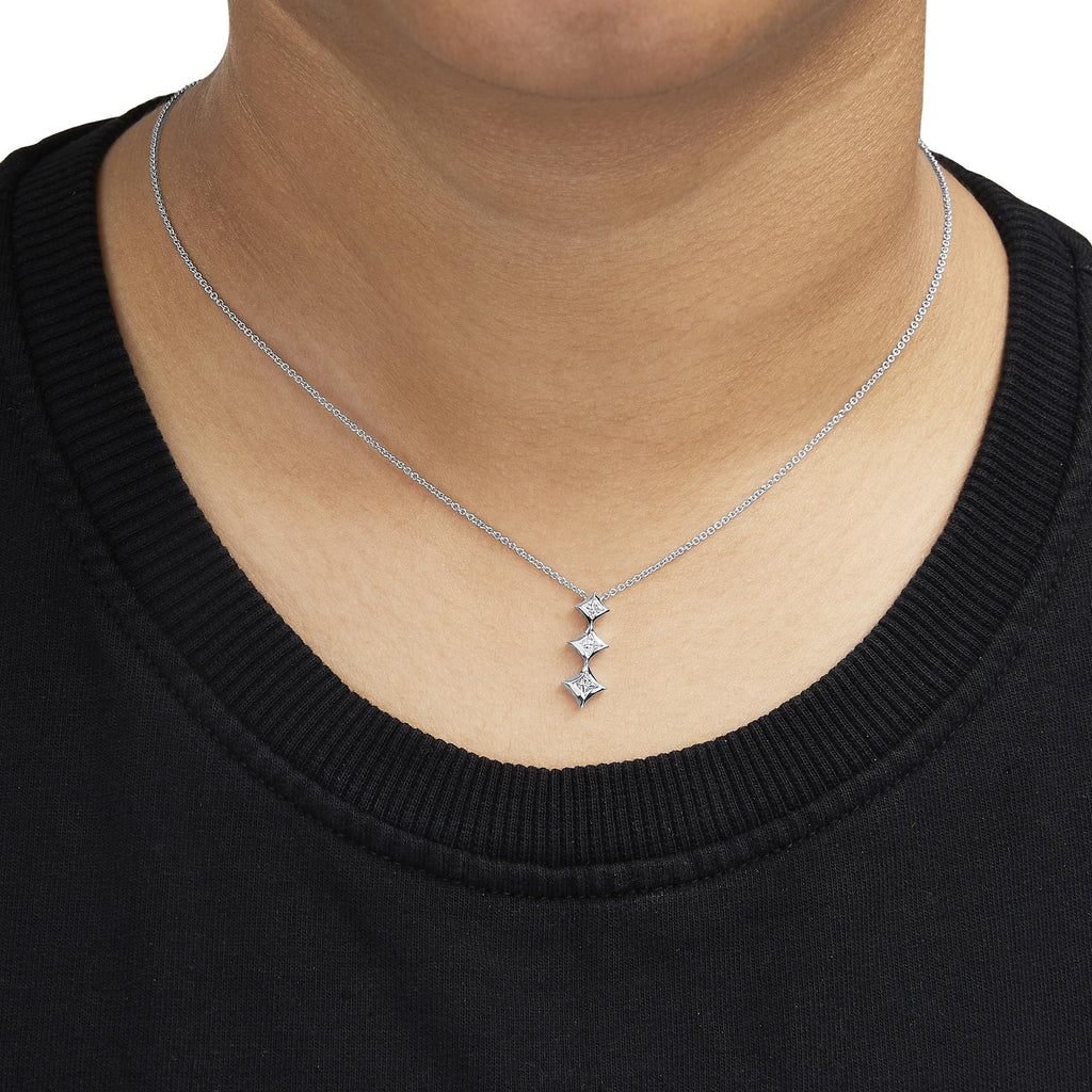 Collar con colgante de 45,7 cm en oro de 10 quilates con diamantes de talla princesa de 1/5 quilates y 3 piedras (color HI, claridad SI2-I1) - Friggin Jewelry