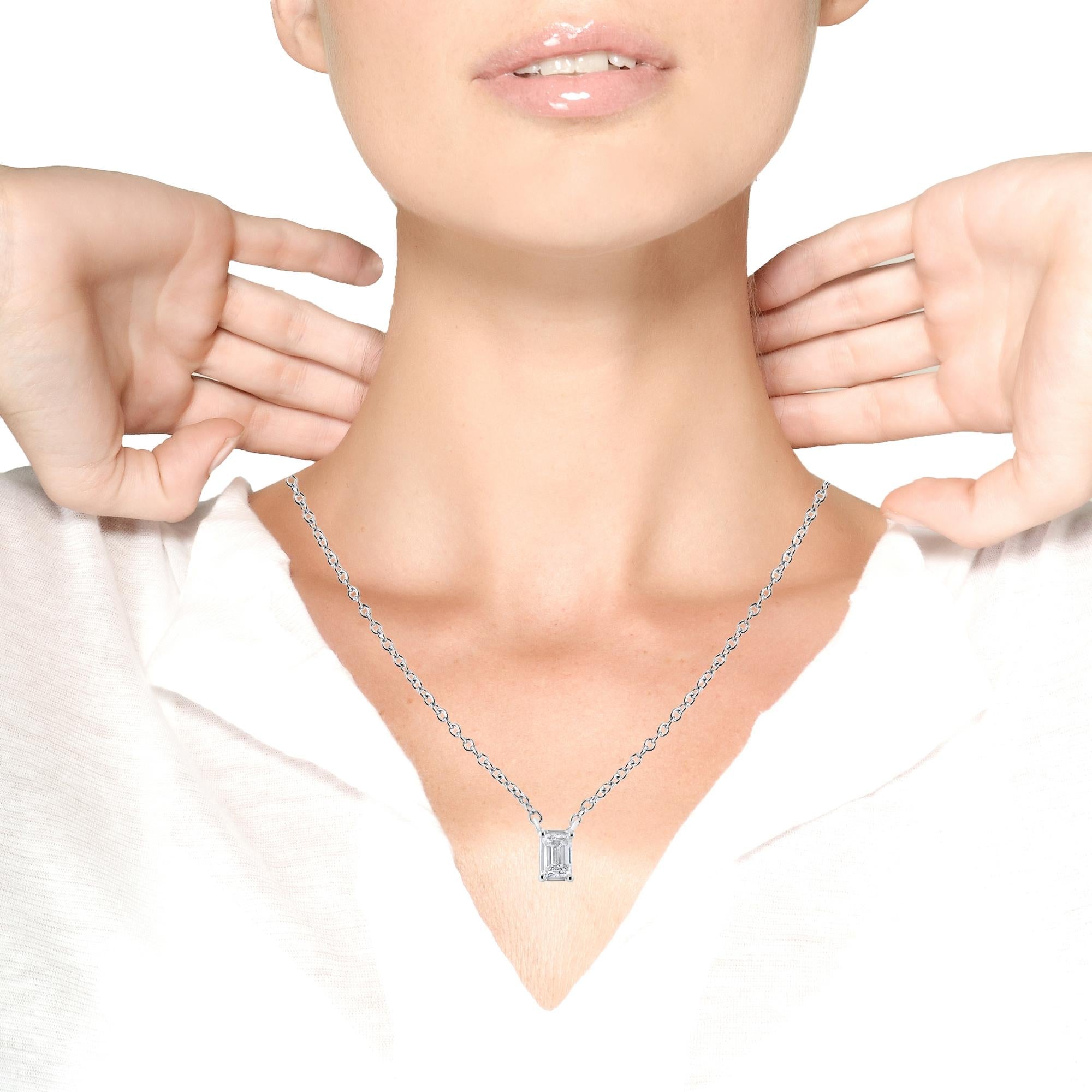 Collar con colgante de 45,7 cm en oro blanco de 14 quilates con diamante solitario en talla esmeralda de 1/3 quilates (color GH, claridad VS2-SI1) - Friggin Jewelry
