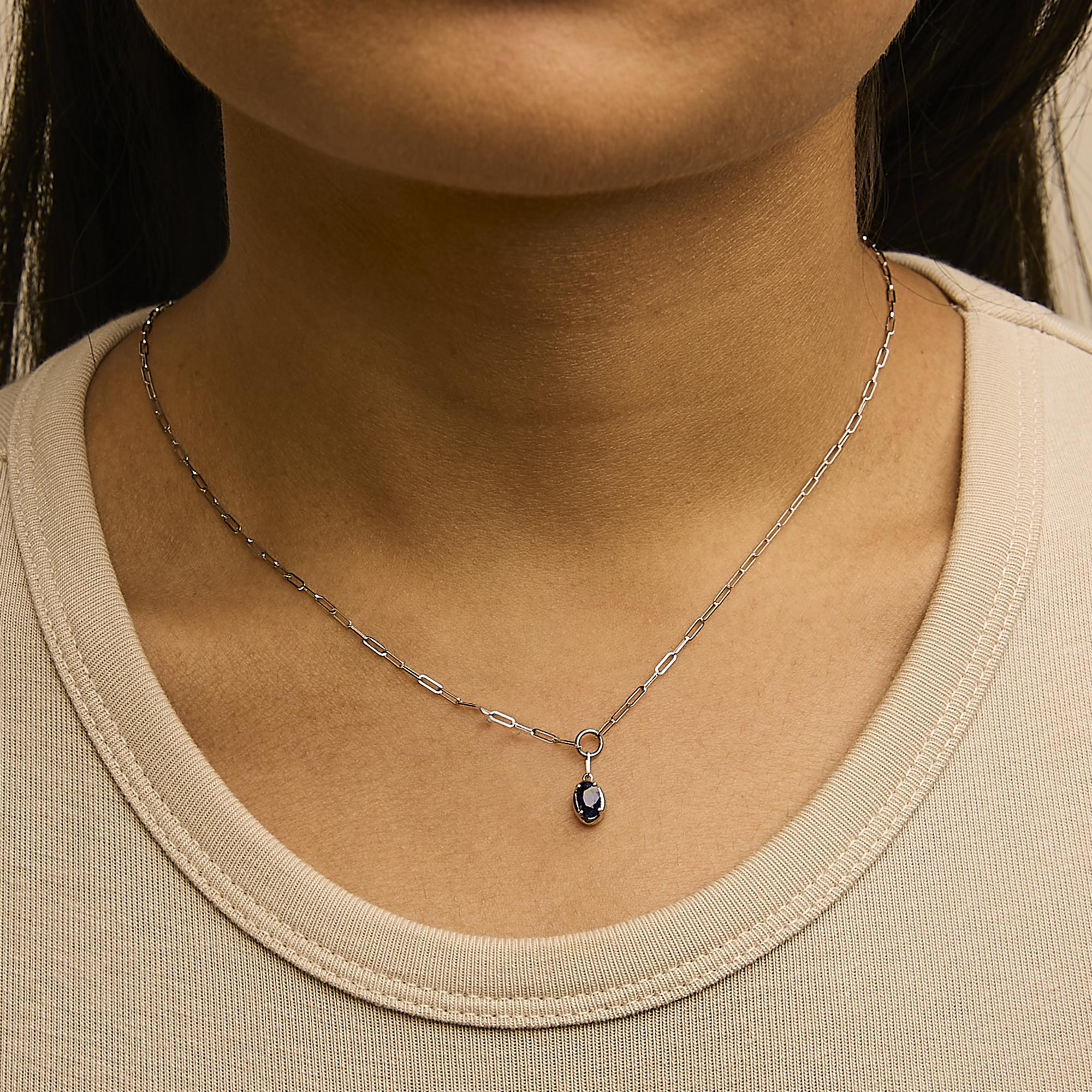 Collar con colgante de clip solitario de zafiro azul ovalado de 6 x 4 mm en oro blanco de 10 quilates - 45,7 cm - Friggin Jewelry