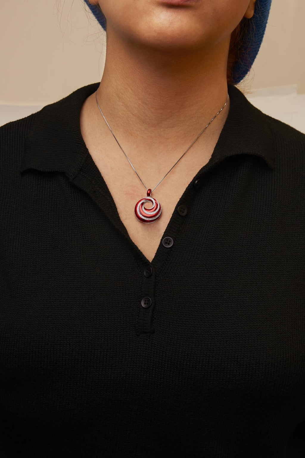Collana con ciondolo a medaglione a spirale infinita da 18" in argento sterling 925, smalto rosso e 1/2 diamante (colore FG, purezza VS1-VS2) - Friggin Jewelry