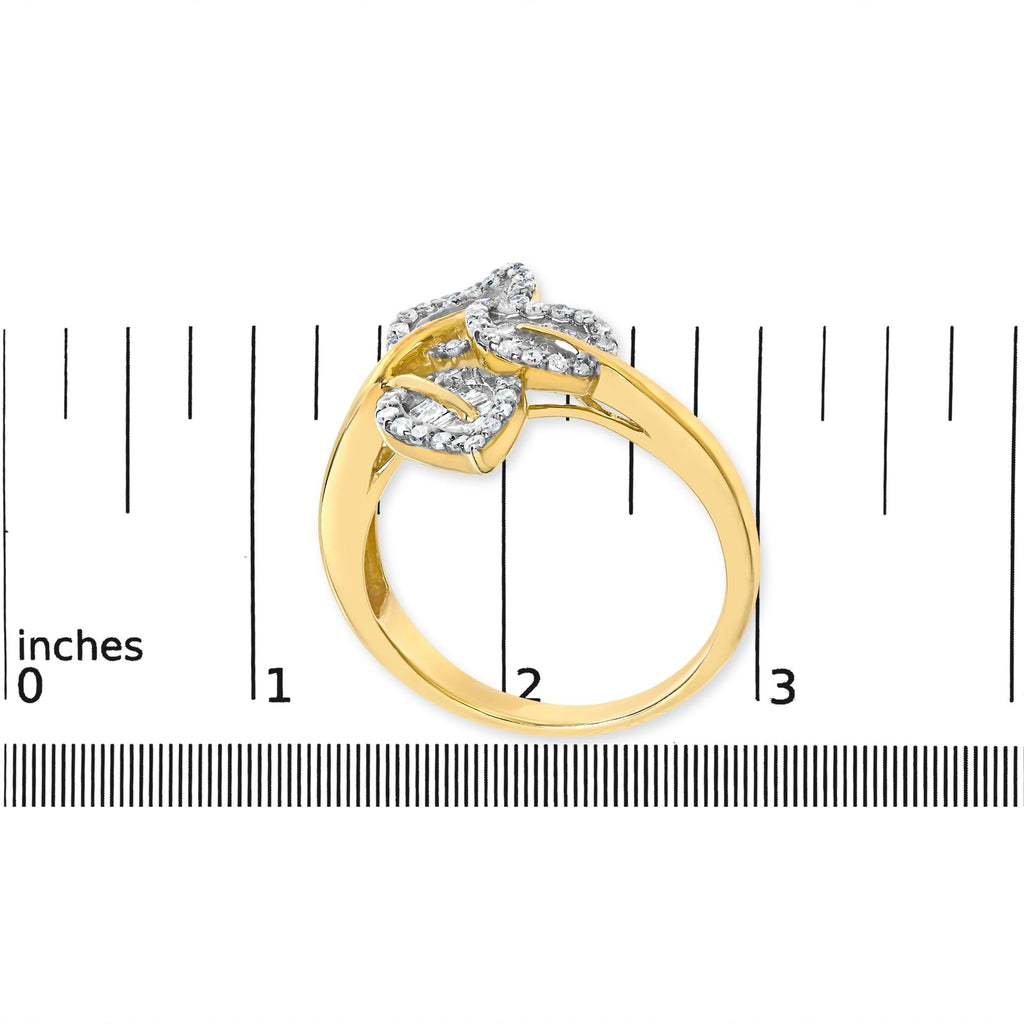 Anello a tripla foglia con taglio baguette e diamanti rotondi da 1/2 carati placcato oro giallo 18 carati in argento sterling 925 (colore IJ, purezza I1-I2) - Friggin Jewelry