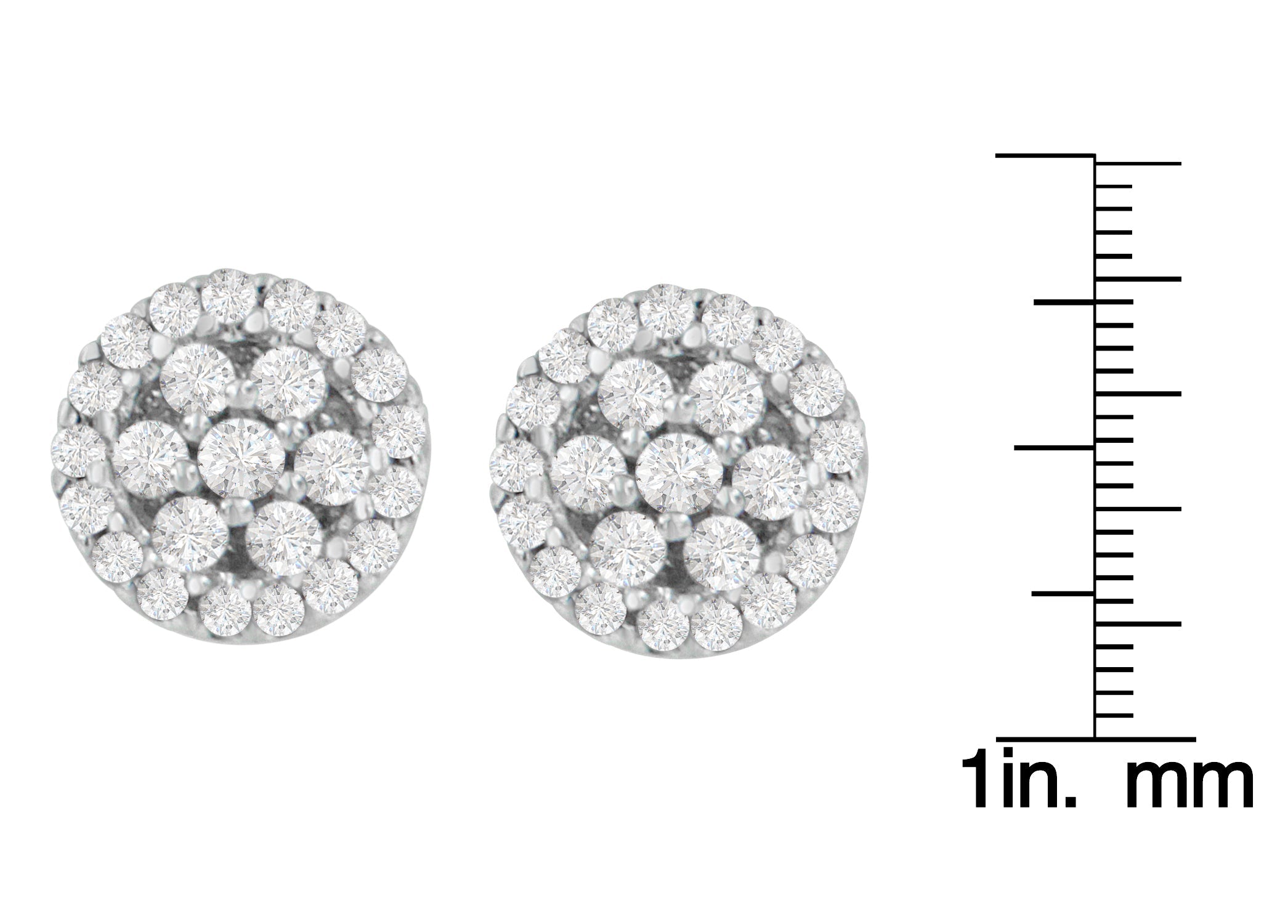 Aretes tipo botón redondos con halo de diamantes de talla brillante de 1/2 ct en oro blanco de 14 quilates (color HI, claridad I1-I2) - Friggin Jewelry