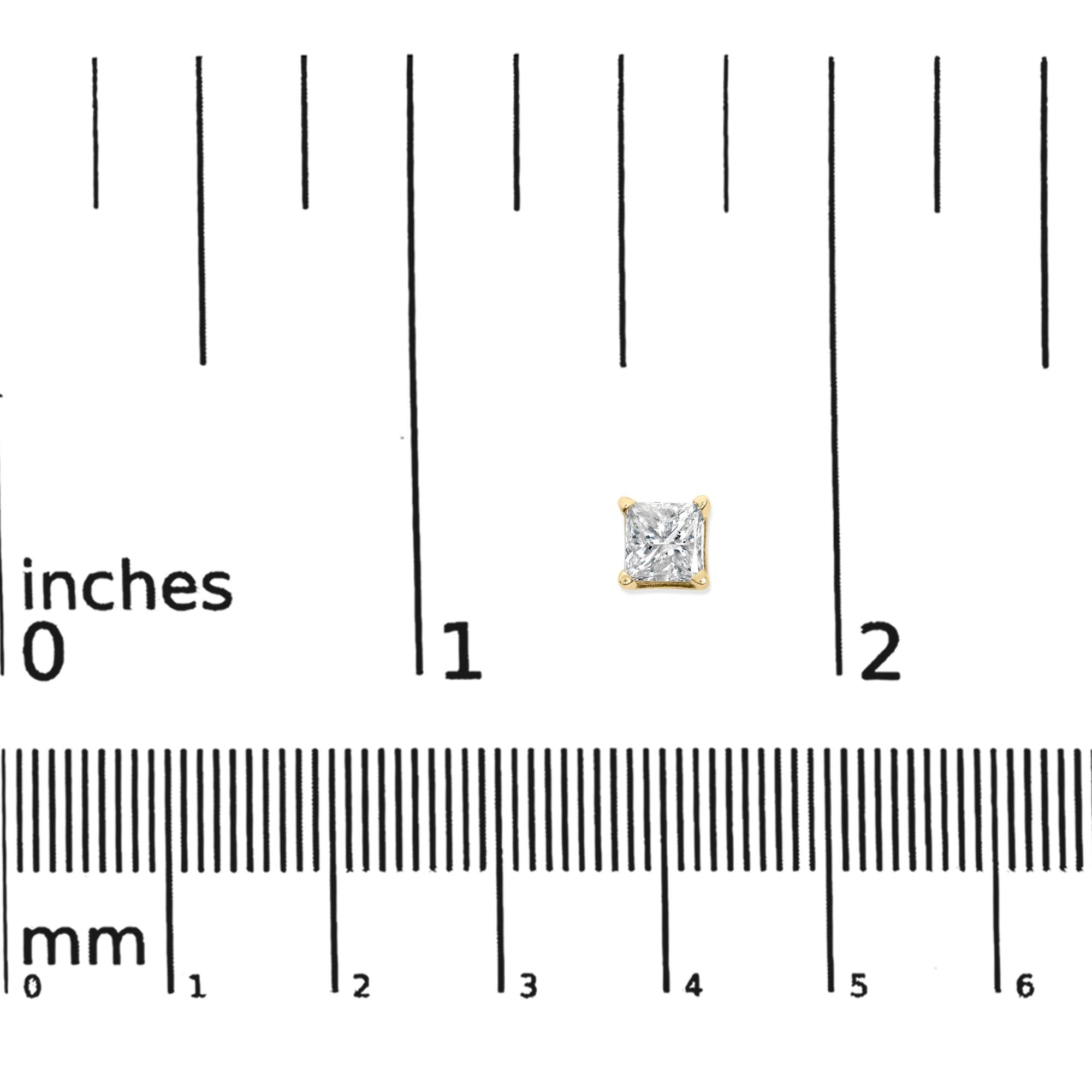 Orecchini a bottone solitario a 4 punte con diamanti quadrati taglio principessa da 1,00 ct in oro giallo 14 carati certificati IGI (colore IJ, purezza VS1-VS2) - Friggin Jewelry