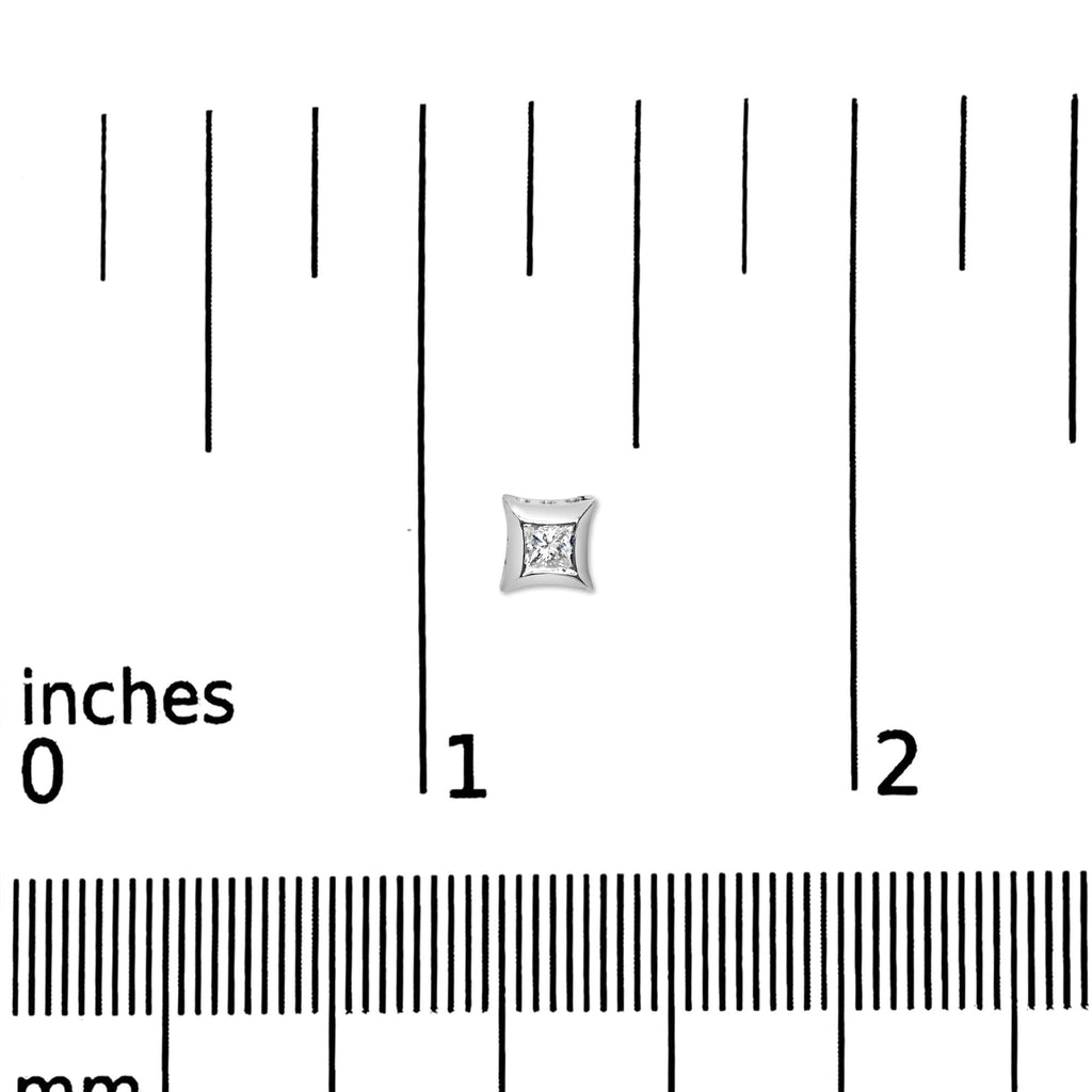 Orecchini a bottone in oro bianco 10 carati con diamanti taglio principessa incastonati in modo invisibile da 1/5 ct (colore HI, purezza SI2-I1) - Friggin Jewelry