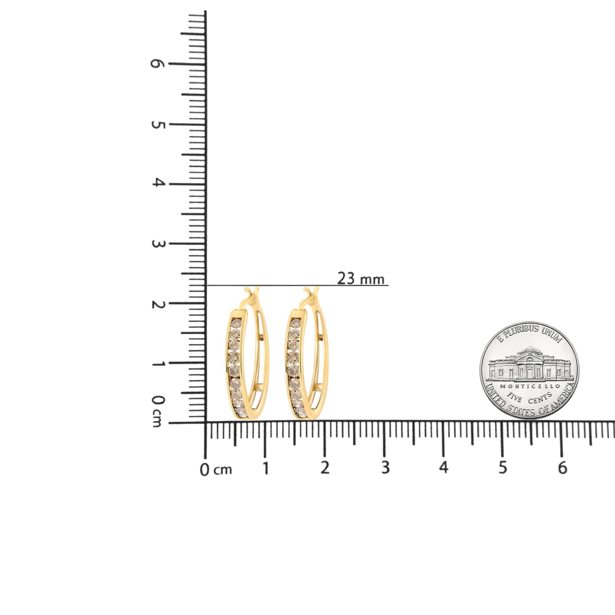 Orecchini a cerchio in argento sterling 925 placcato oro giallo 14 carati con diamanti color champagne incastonati a canale da 1,0 carati e chiusura a scatto (colore KL, purezza I1-I2) - Friggin Jewelry