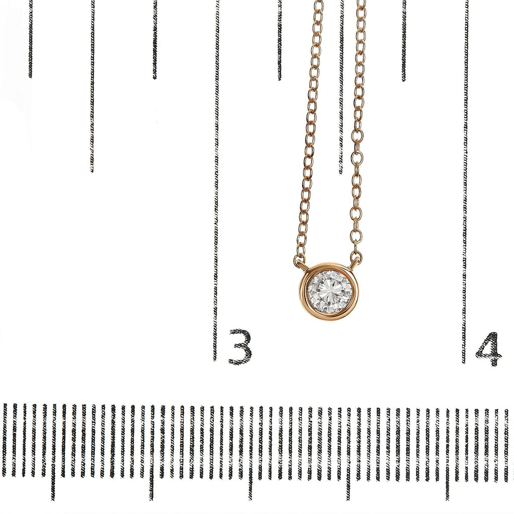 Collar con colgante solitario de oro de 10 quilates con diamante redondo de talla brillante engastado en bisel de 40,6 a 45,7 cm (color HI, claridad SI2-I1) - Friggin Jewelry