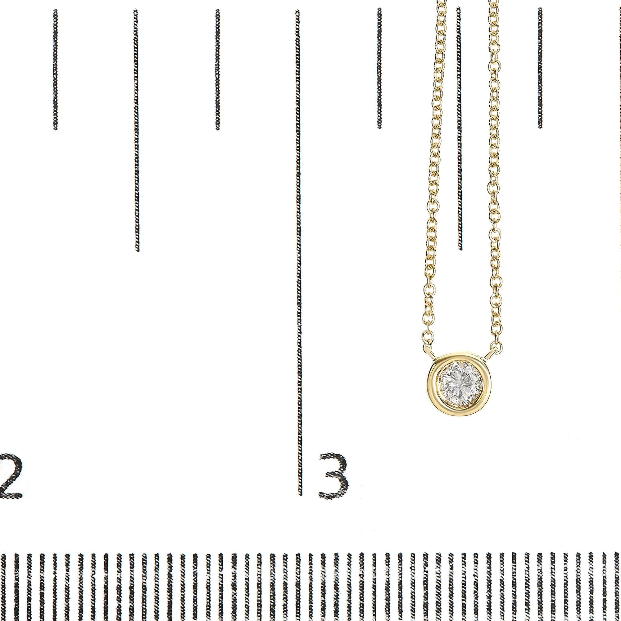 Collar con colgante solitario de oro de 10 quilates con diamante redondo de talla brillante engastado en bisel de 40,6 a 45,7 cm (color HI, claridad SI2-I1) - Friggin Jewelry