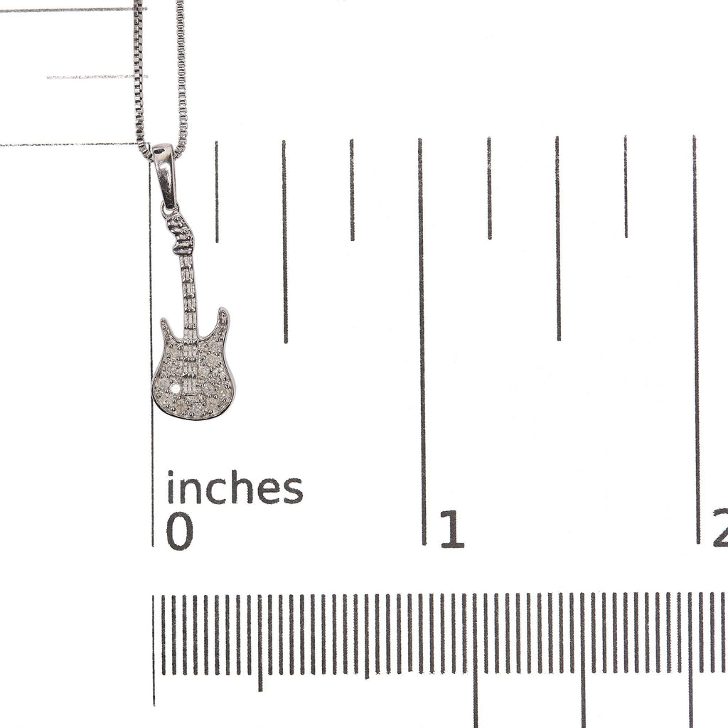 Collana con ciondolo a forma di chitarra tempestata di diamanti da 1/10 ct in argento sterling .925 (colore IJ, purezza I2-I3) - 18 pollici - Friggin Jewelry