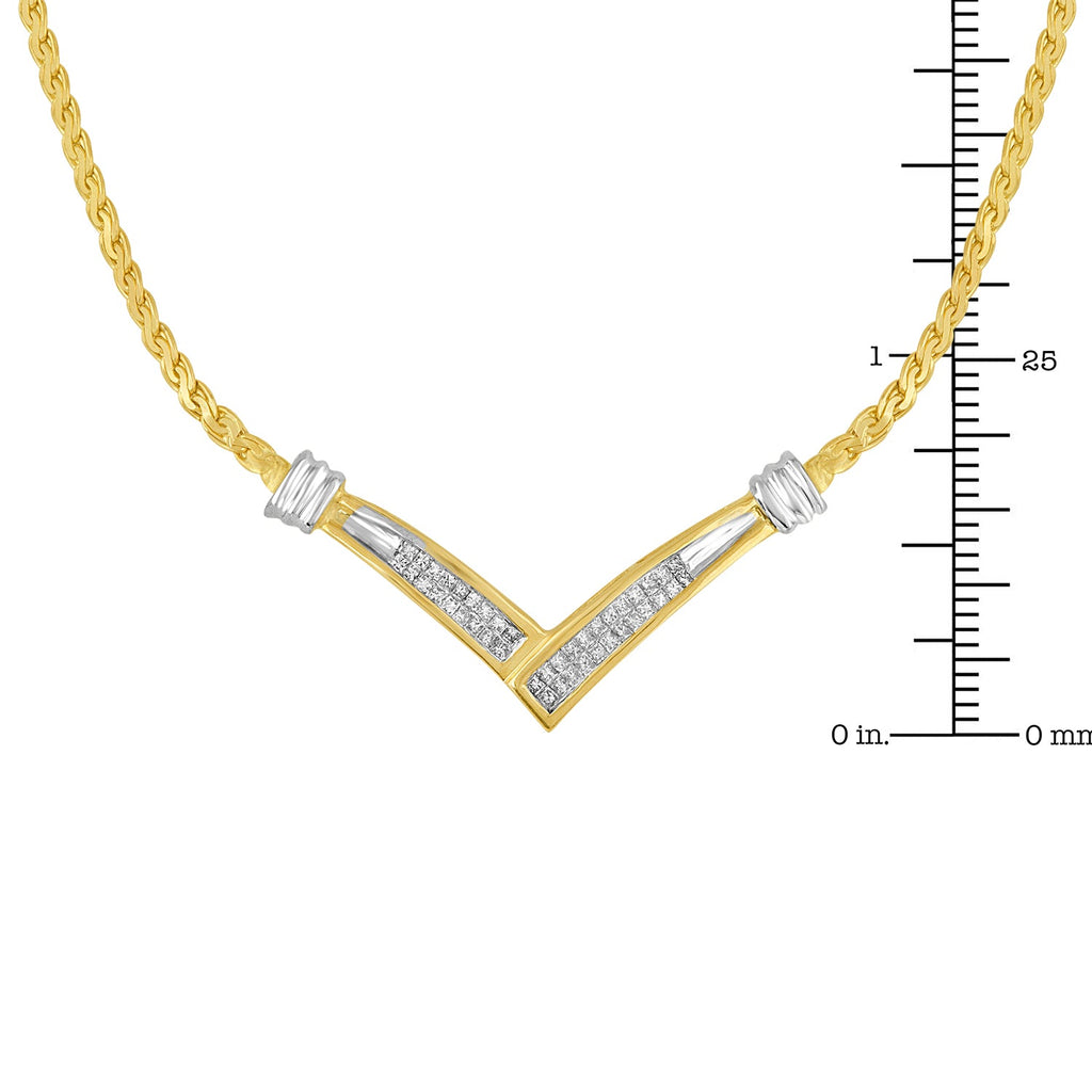 Collana con catena Franco da 18" in oro giallo e bianco 10K con diamanti taglio principessa da 1/2 ct incastonati a canale a forma di "V" (colore HI, purezza SI2-I1) - Friggin Jewelry